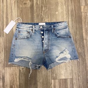 Boyish high rise rigid cut off short